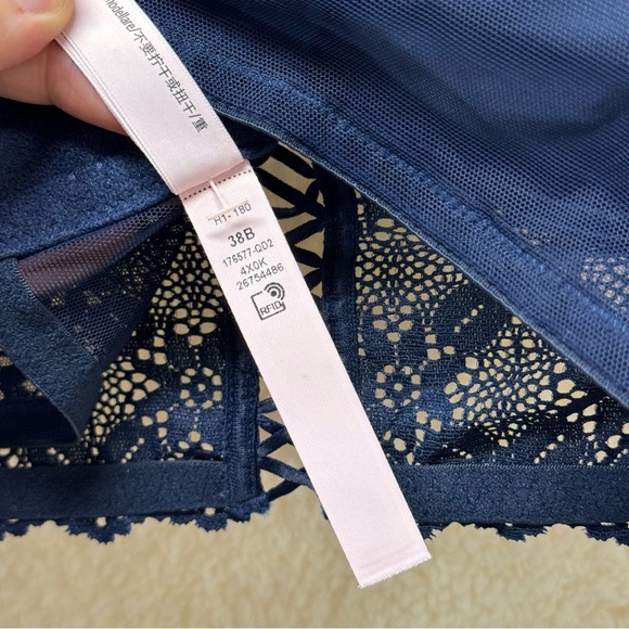 38B - VICTORIA'S SECRET - Push-Up Wireless Lace Bra Top Navy Blue LIKE NEW - Picture 10 of 11